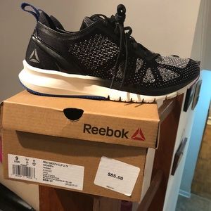 Reebok sneakers size 9